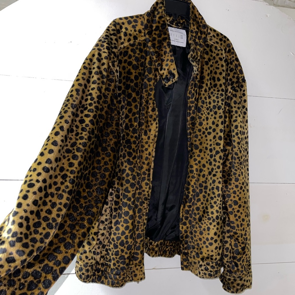 URBAN OUTFITTERS Leopard/Cheetah Print Jacket